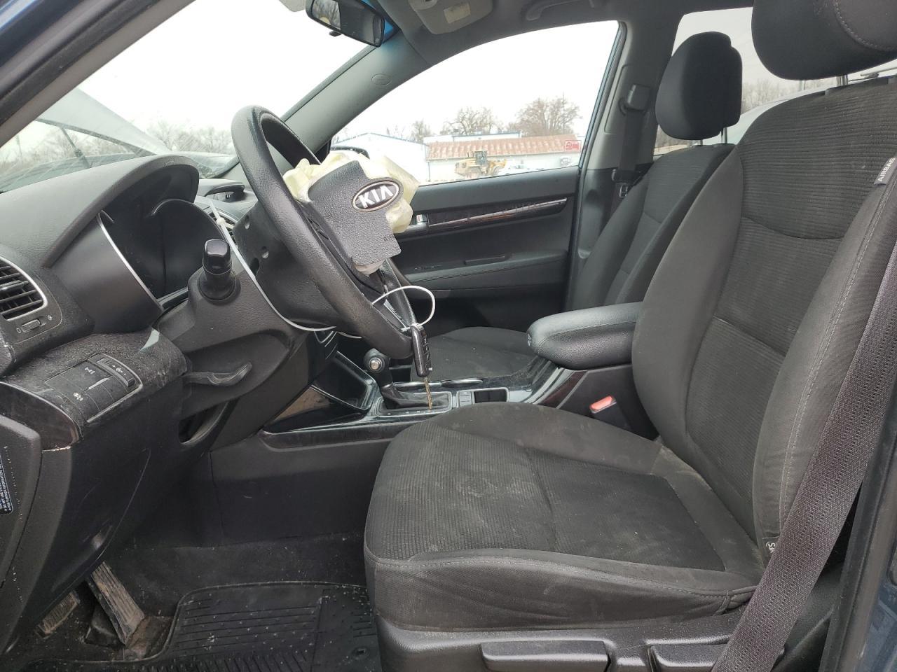 2014 KIA SORENTO LX - Image 7