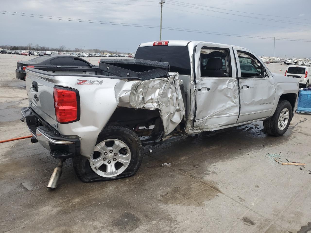 2017 CHEVROLET SILVERADO - Image 3
