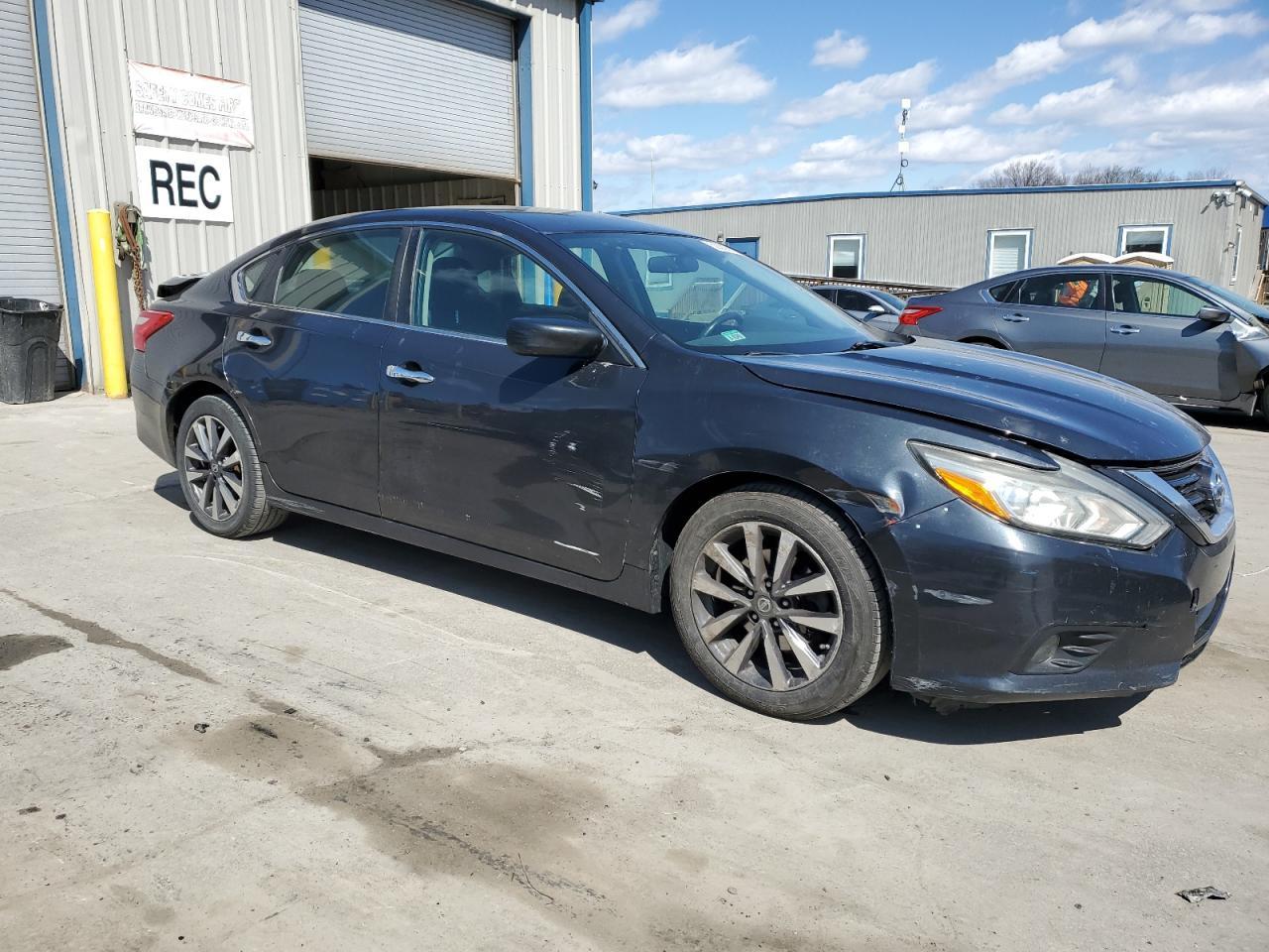2017 NISSAN ALTIMA 2.5 - Фото 4