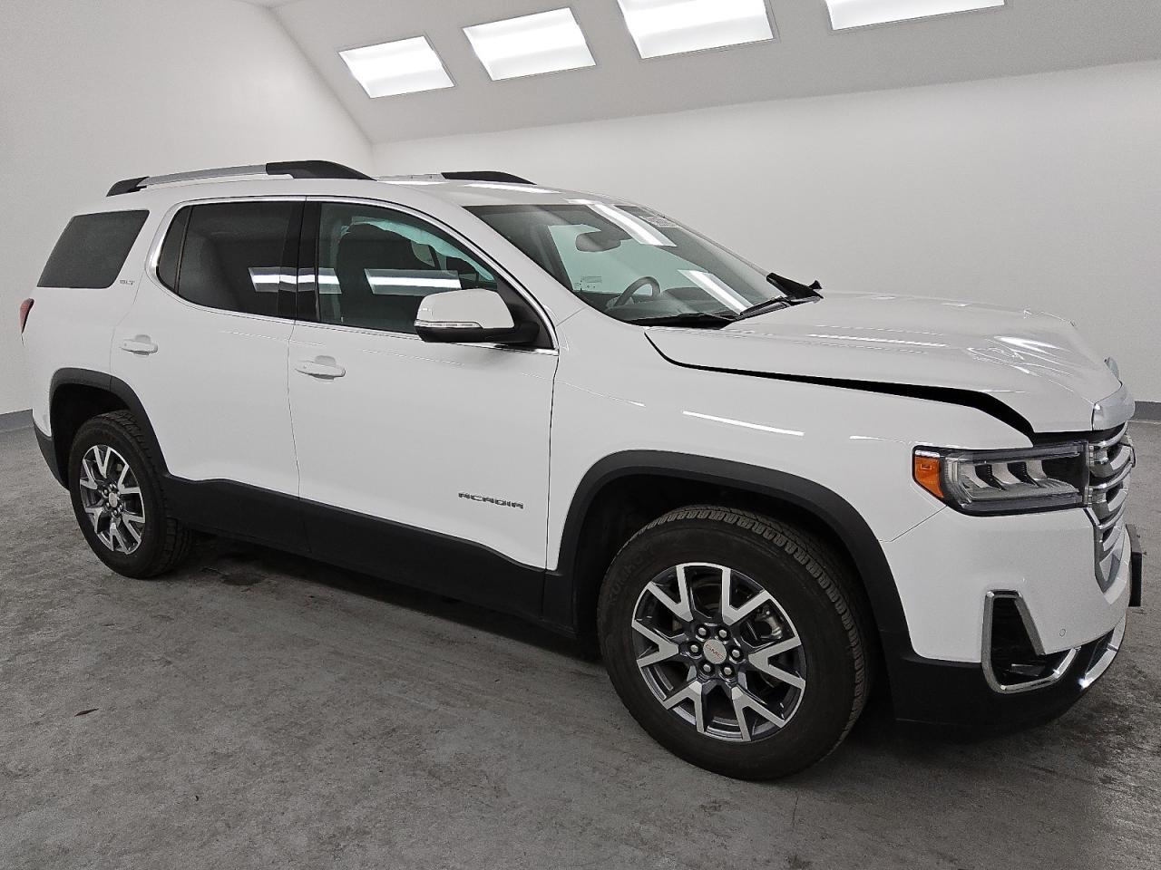 2023 GMC ACADIA SLT - Image 4