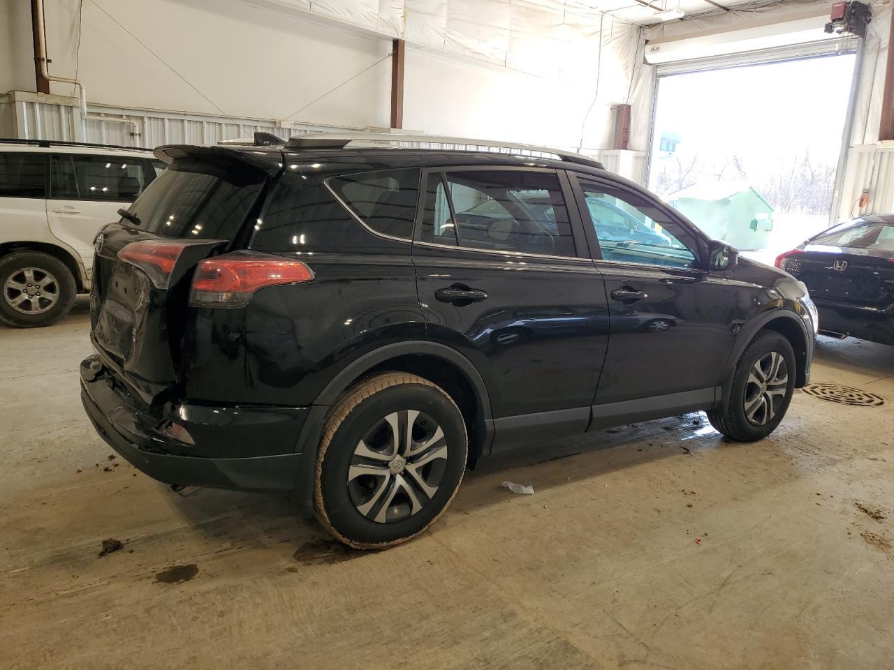 2016 TOYOTA RAV4 LE - Фото 3