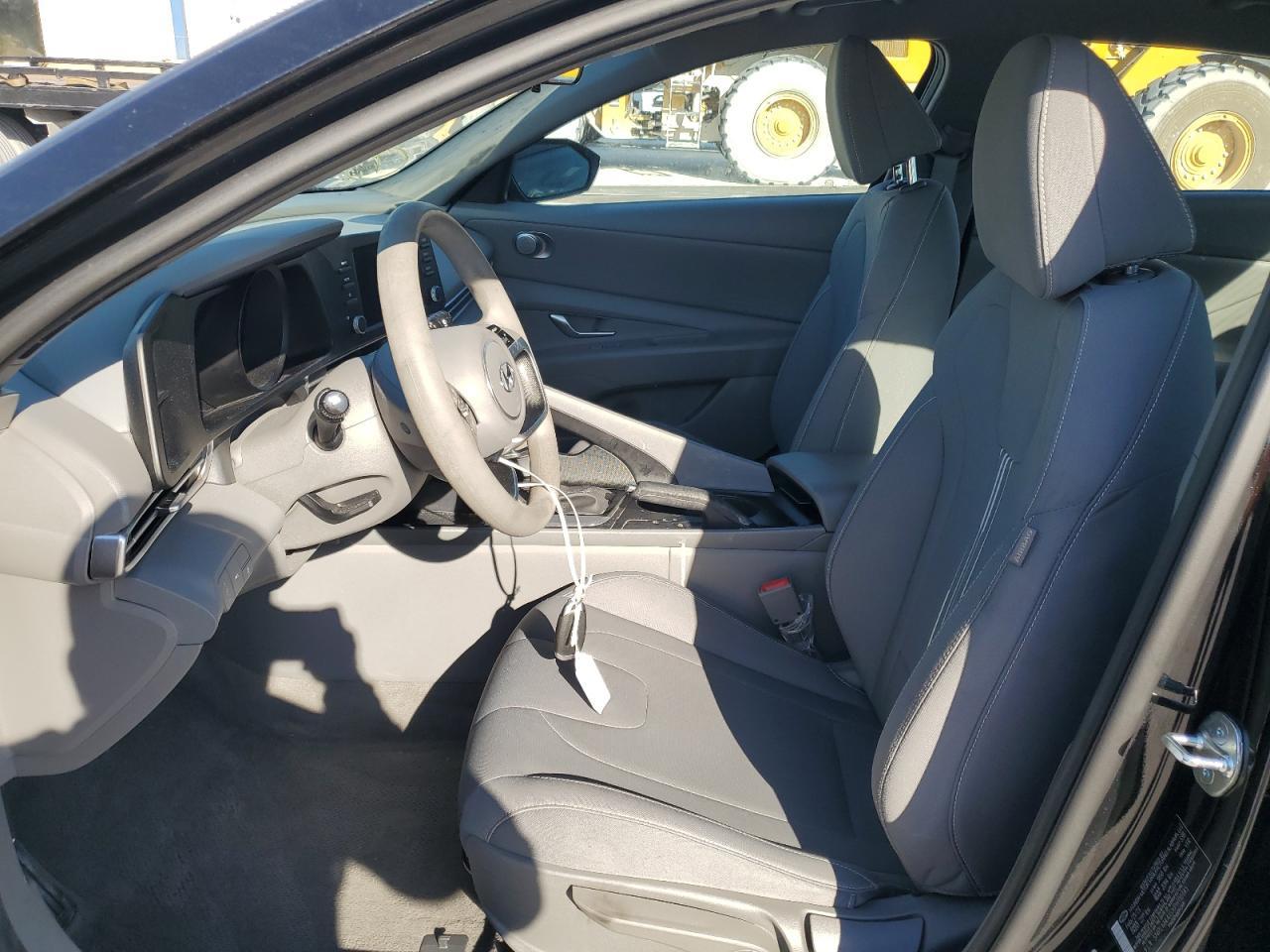 2023 HYUNDAI ELANTRA SE - Image 7