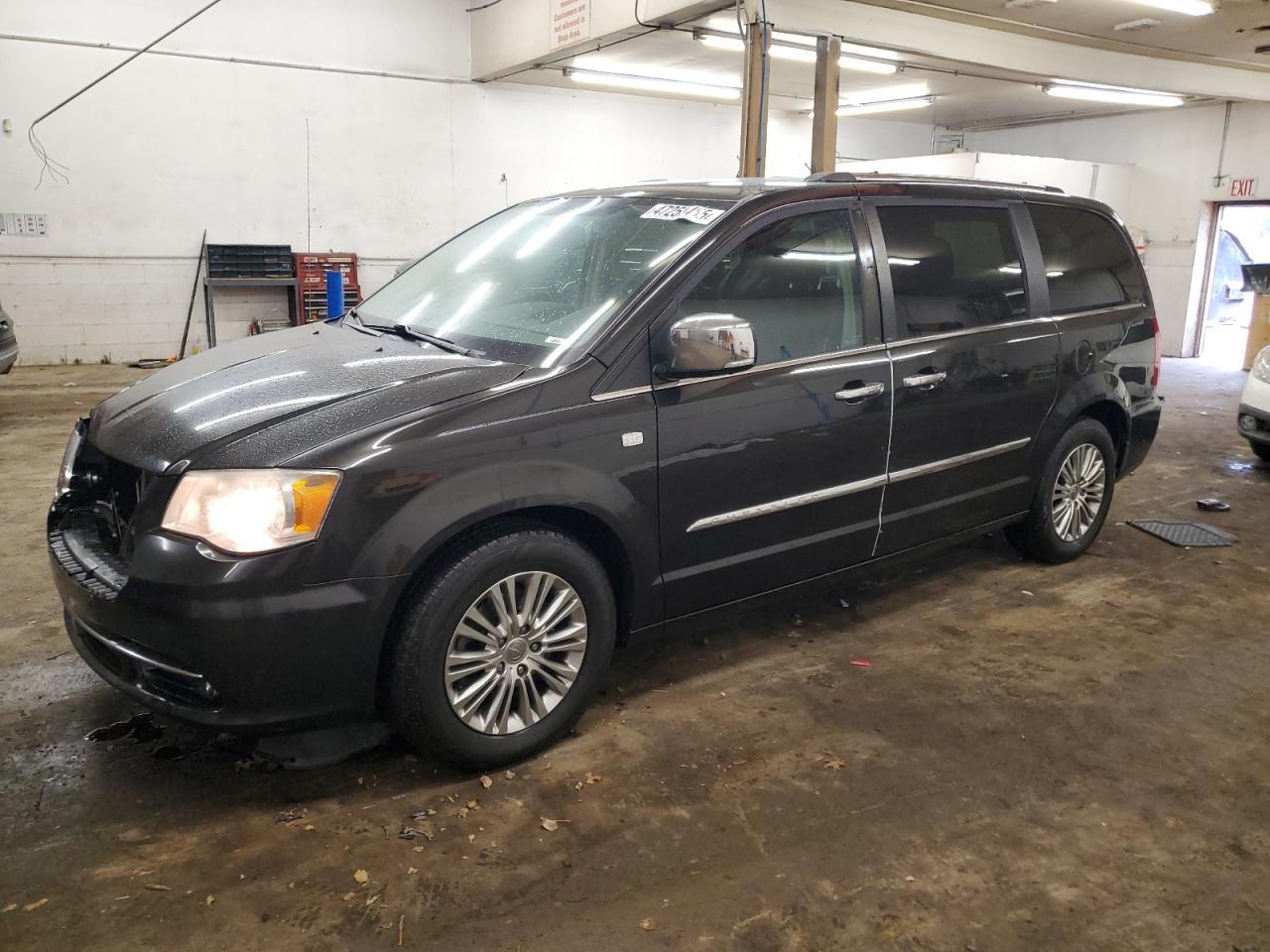 2014 CHRYSLER TOWN & COU