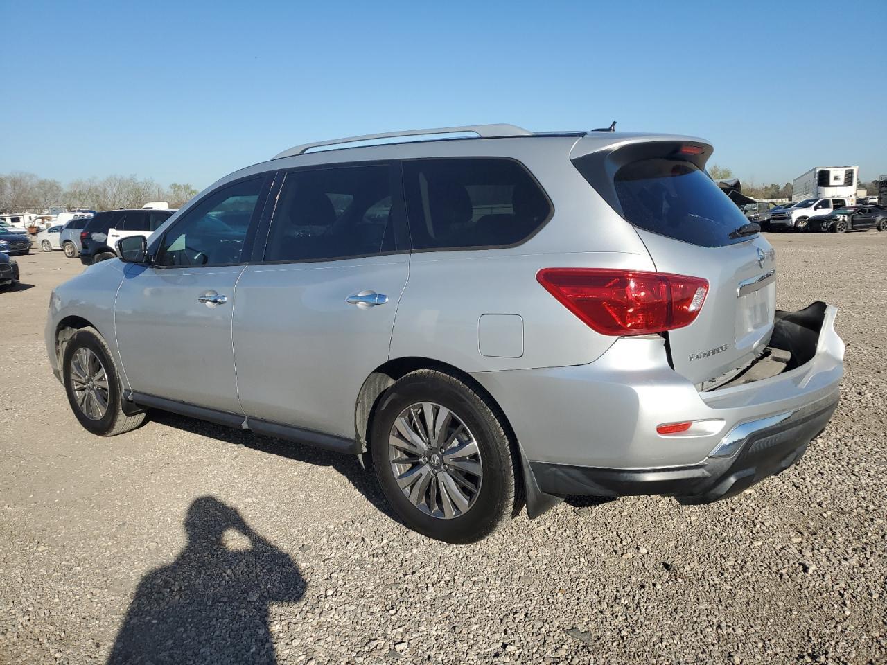 2017 NISSAN PATHFINDER - Image 2