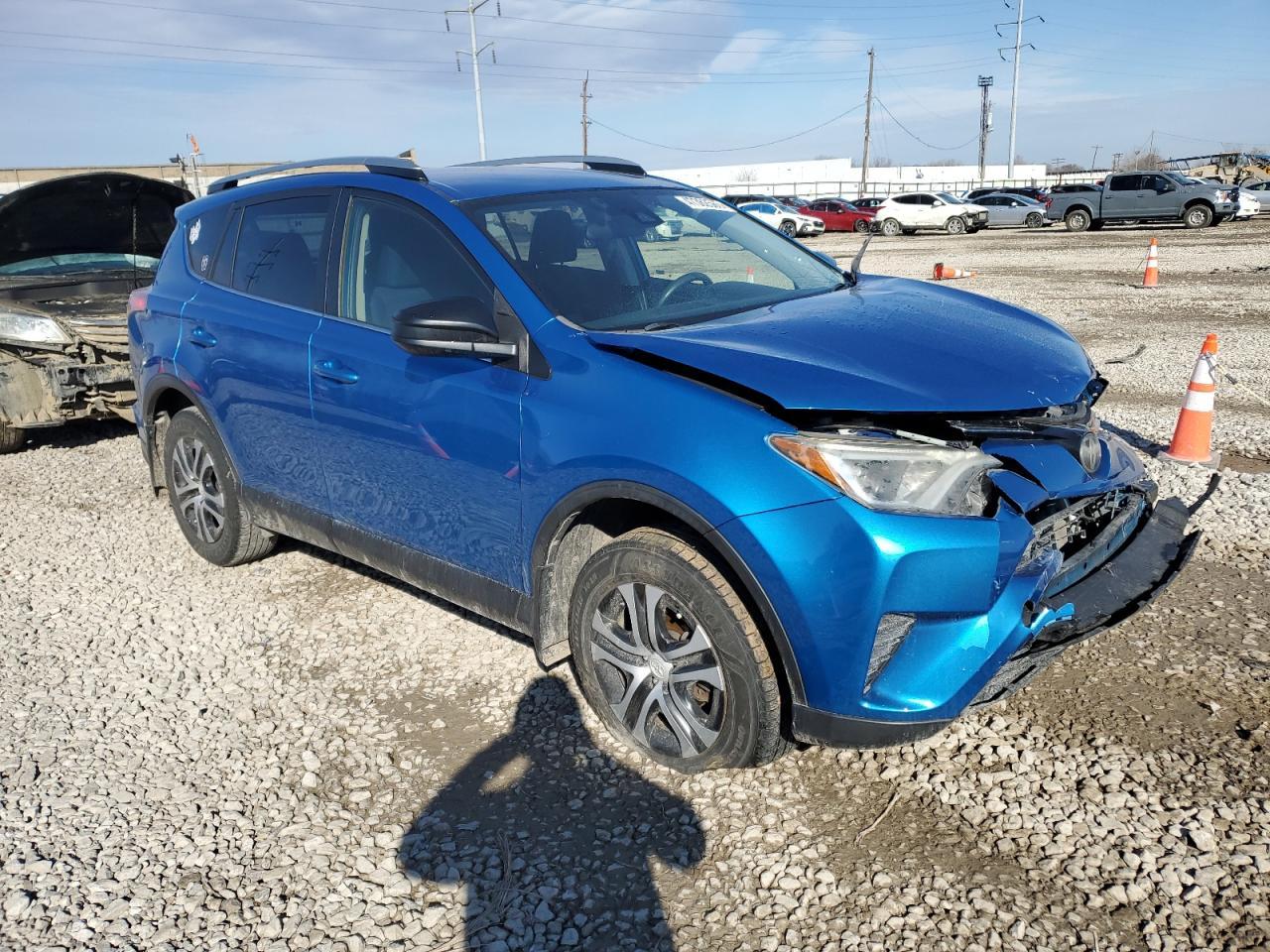 2017 TOYOTA RAV4 LE - Image 4