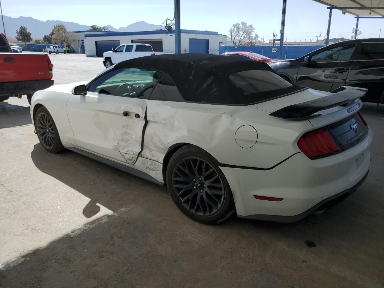 2018 FORD MUSTANG - Фото 2