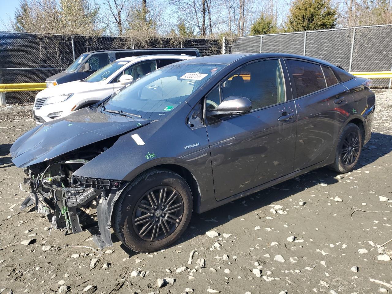2016 TOYOTA PRIUS