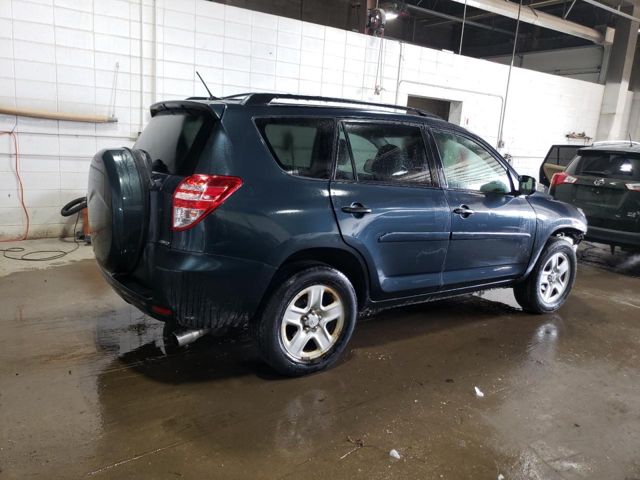 2011 TOYOTA RAV4 - Фото 3
