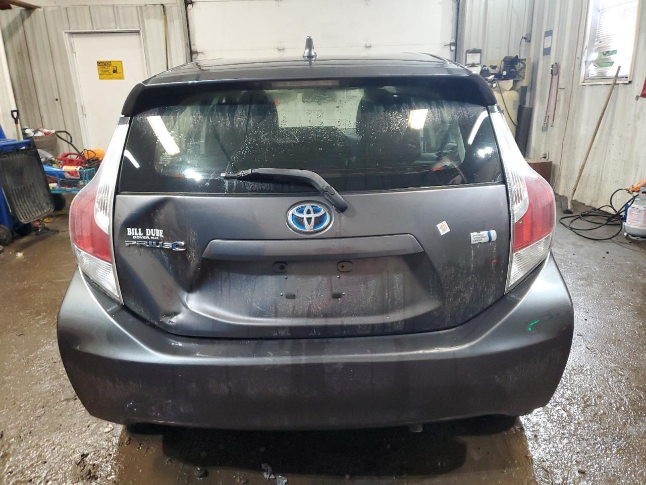 2016 TOYOTA PRIUS C - Фото 6
