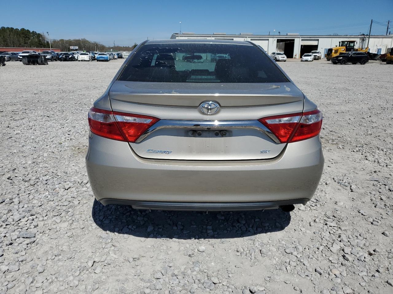 2015 TOYOTA CAMRY LE - Фото 6