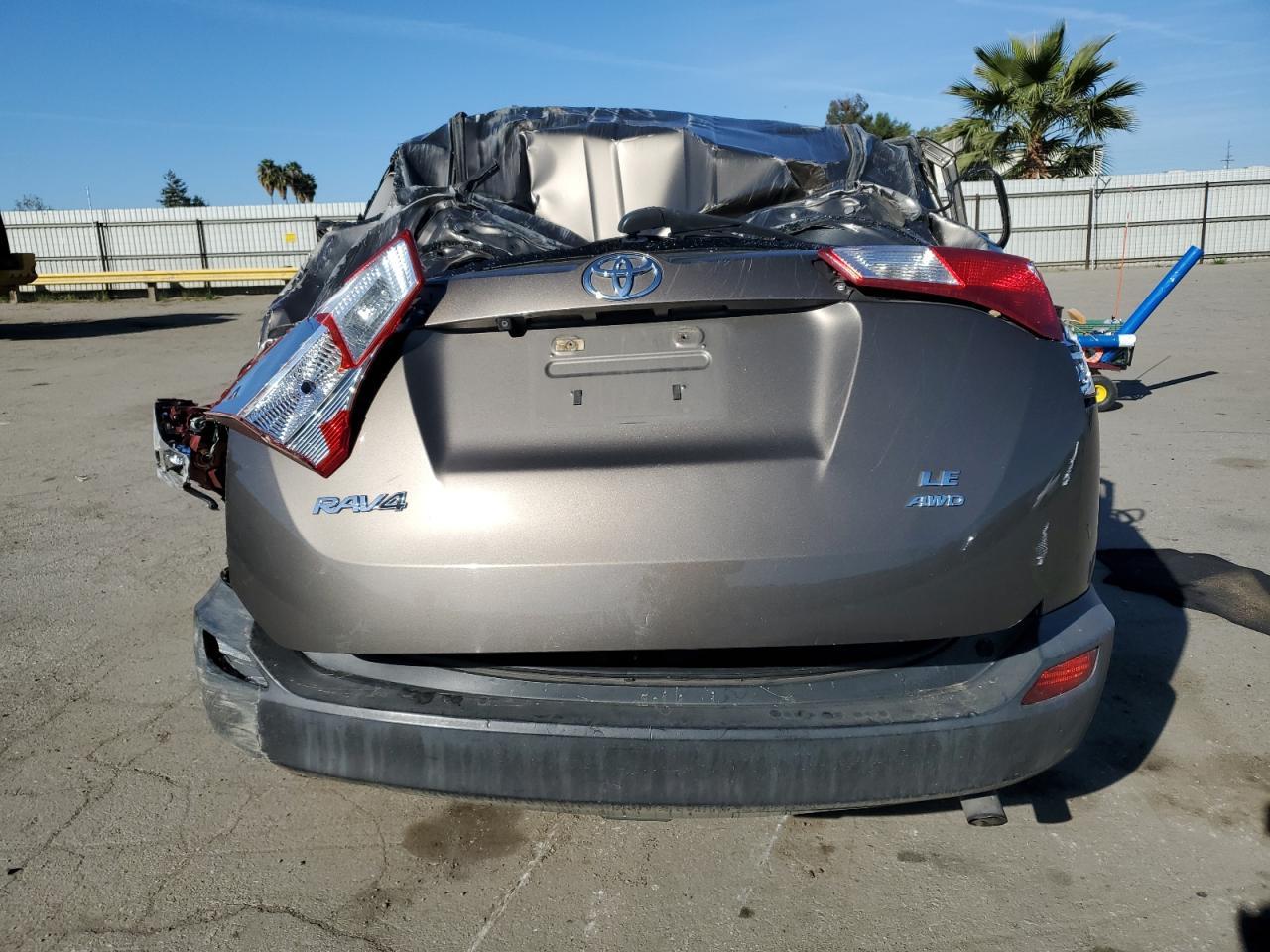 2015 TOYOTA RAV4 LE - Фото 6