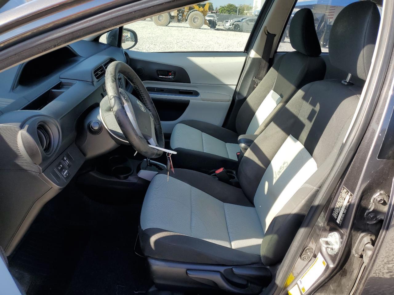 2013 TOYOTA PRIUS C - Image 7
