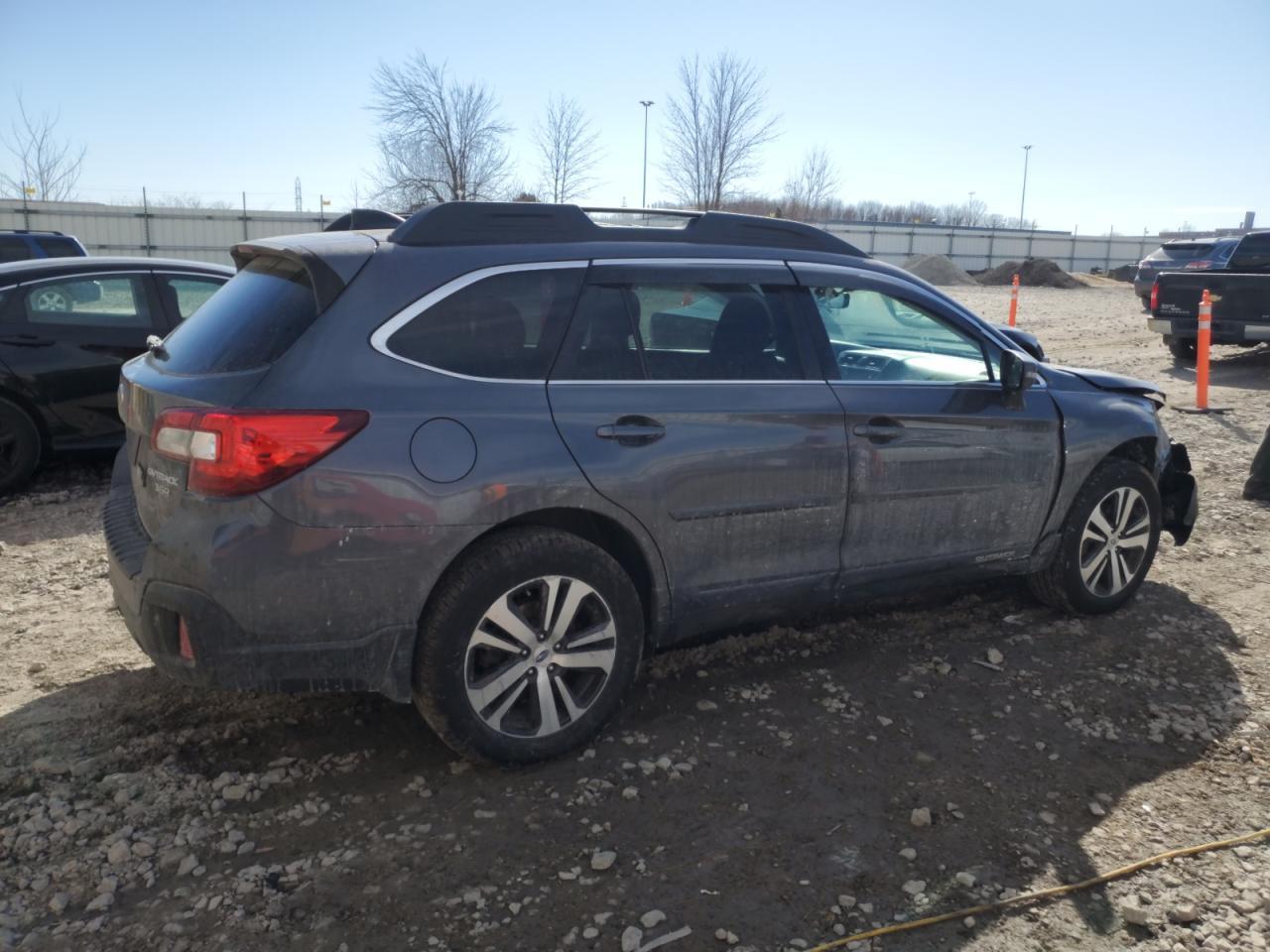 2018 SUBARU OUTBACK 3. - Image 3