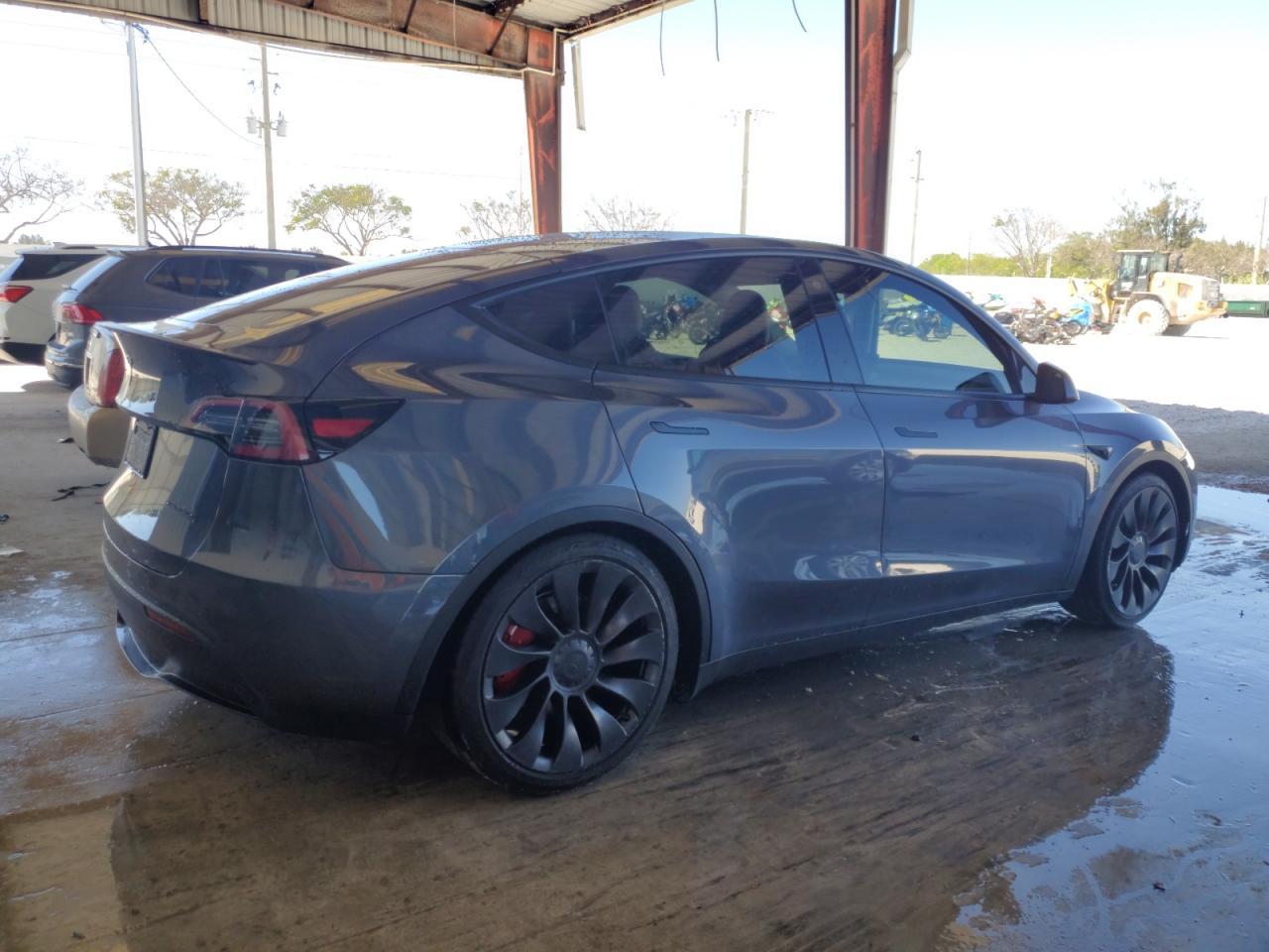 2022 TESLA MODEL Y - Image 3