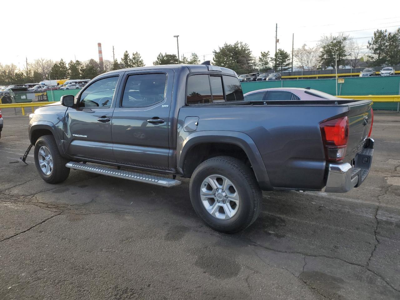 2017 TOYOTA TACOMA DOU - Фото 2
