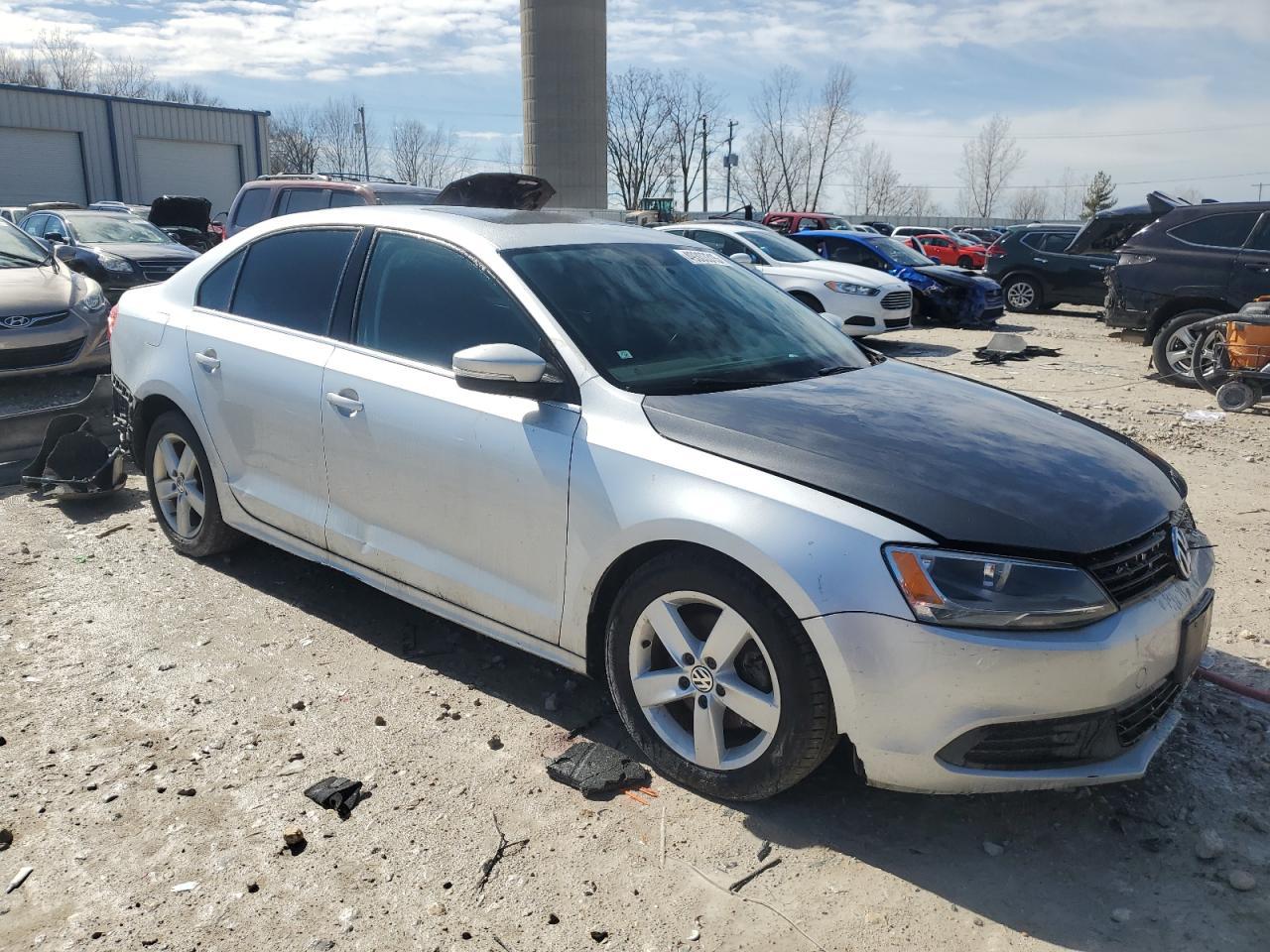2013 VOLKSWAGEN JETTA TDI - Image 4