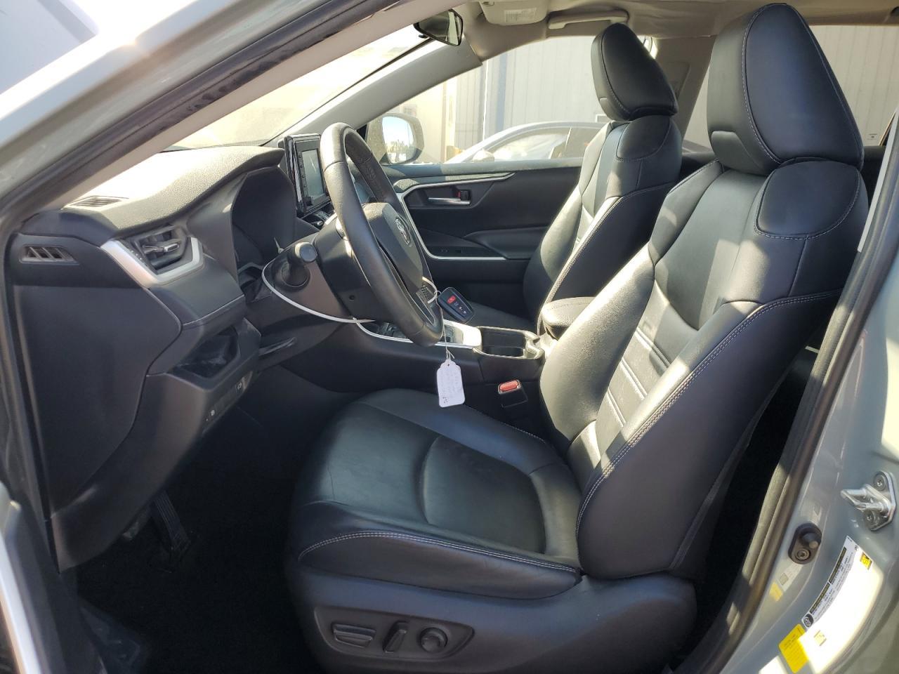 2019 TOYOTA RAV4 XLE P - Фото 7