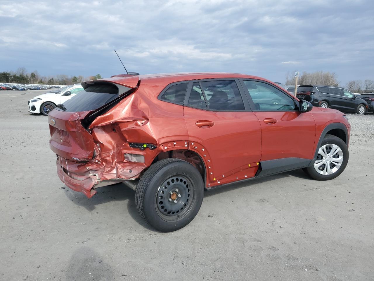 2024 CHEVROLET TRAX LS - Фото 3