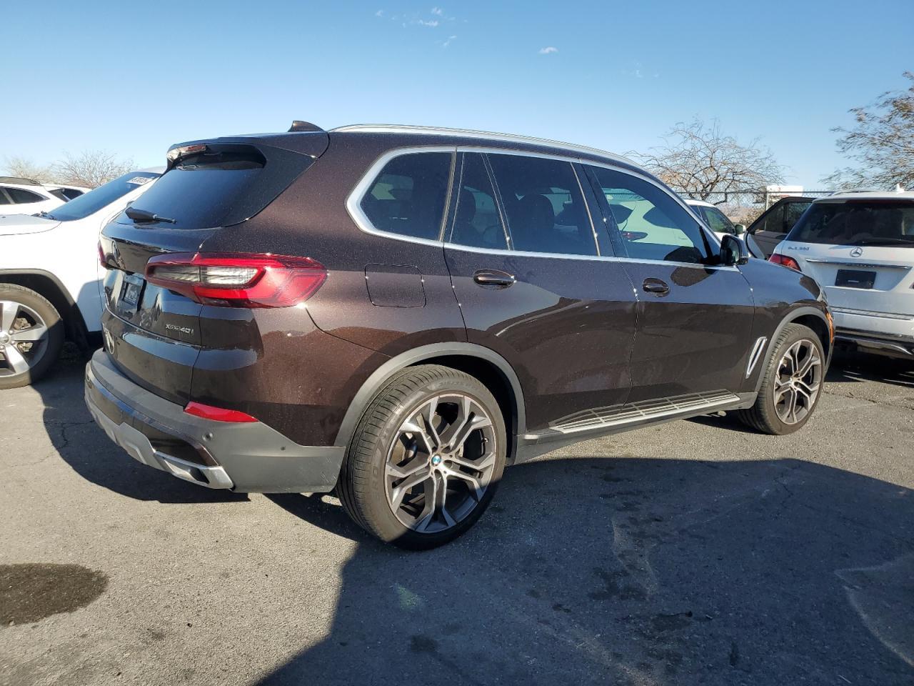 2023 BMW X5 XDRIVE4 - Image 3