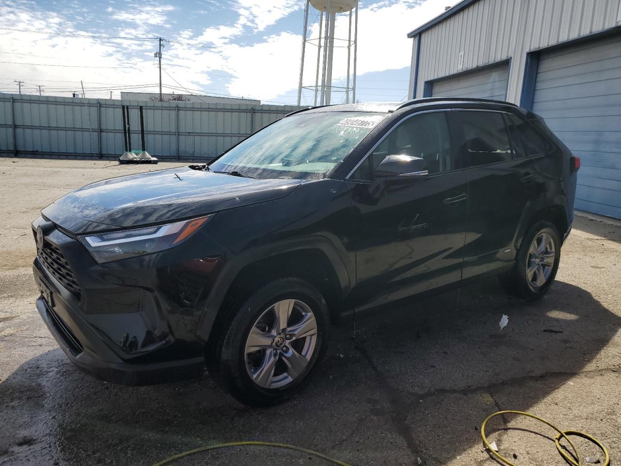 2022 TOYOTA RAV4 XLE