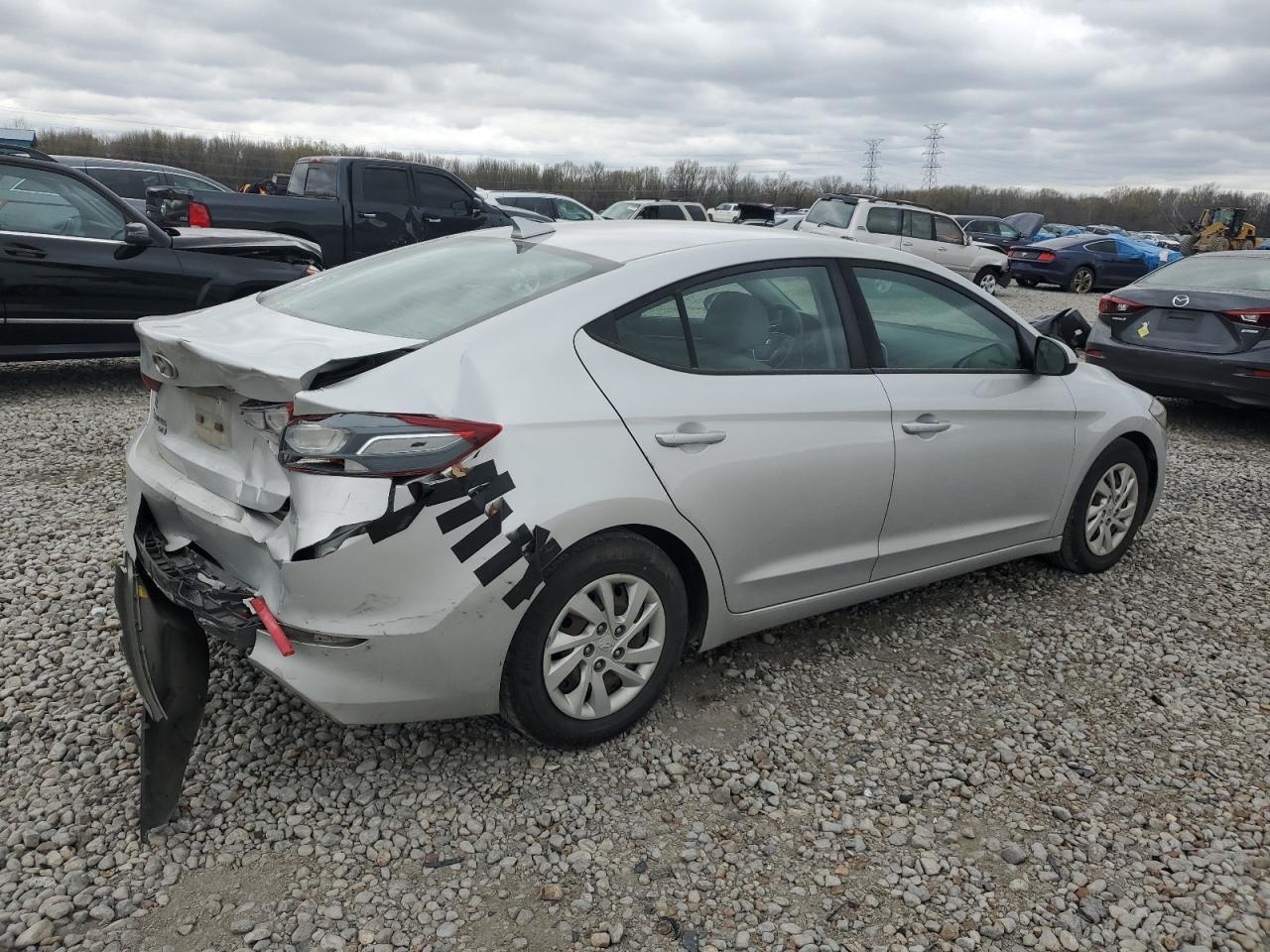 2018 HYUNDAI ELANTRA SE - Фото 3