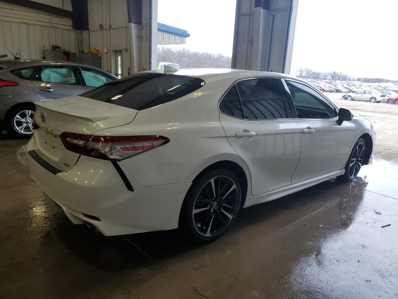 2019 TOYOTA CAMRY XSE - Image 3