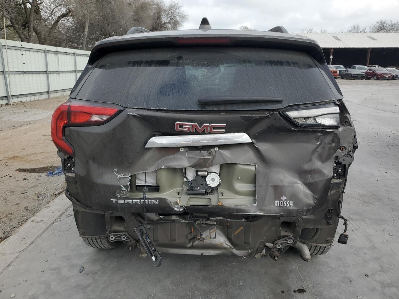 2019 GMC TERRAIN SL - Image 6