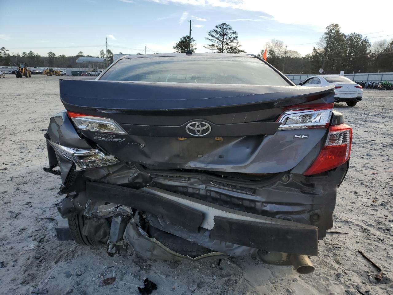 2014 TOYOTA CAMRY L - Image 6
