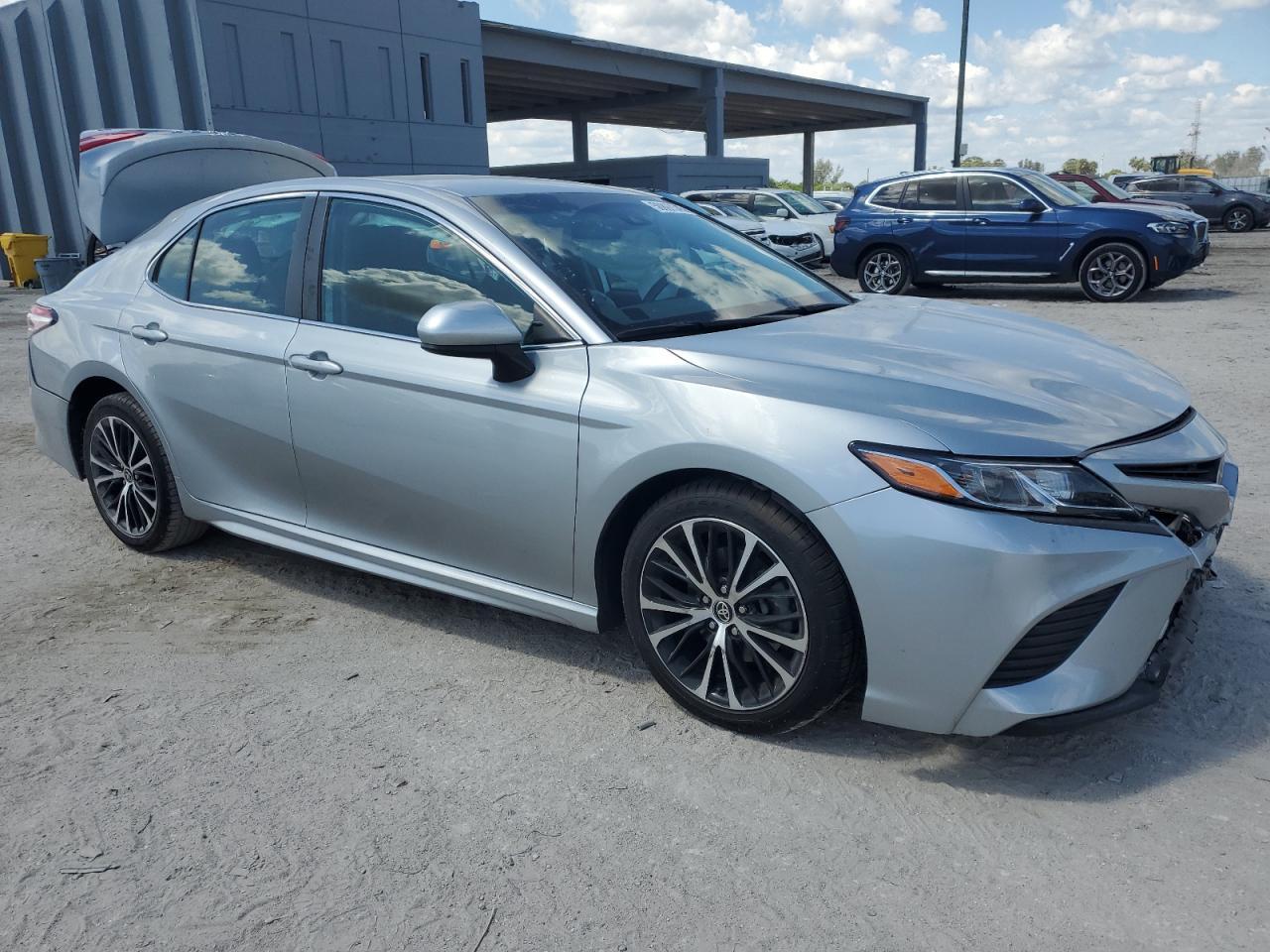 2020 TOYOTA CAMRY SE - Image 4