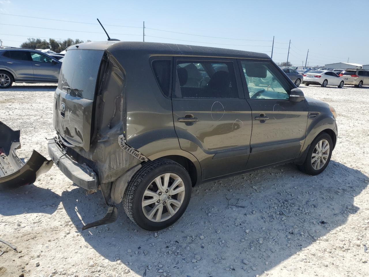2013 KIA SOUL + - Image 3