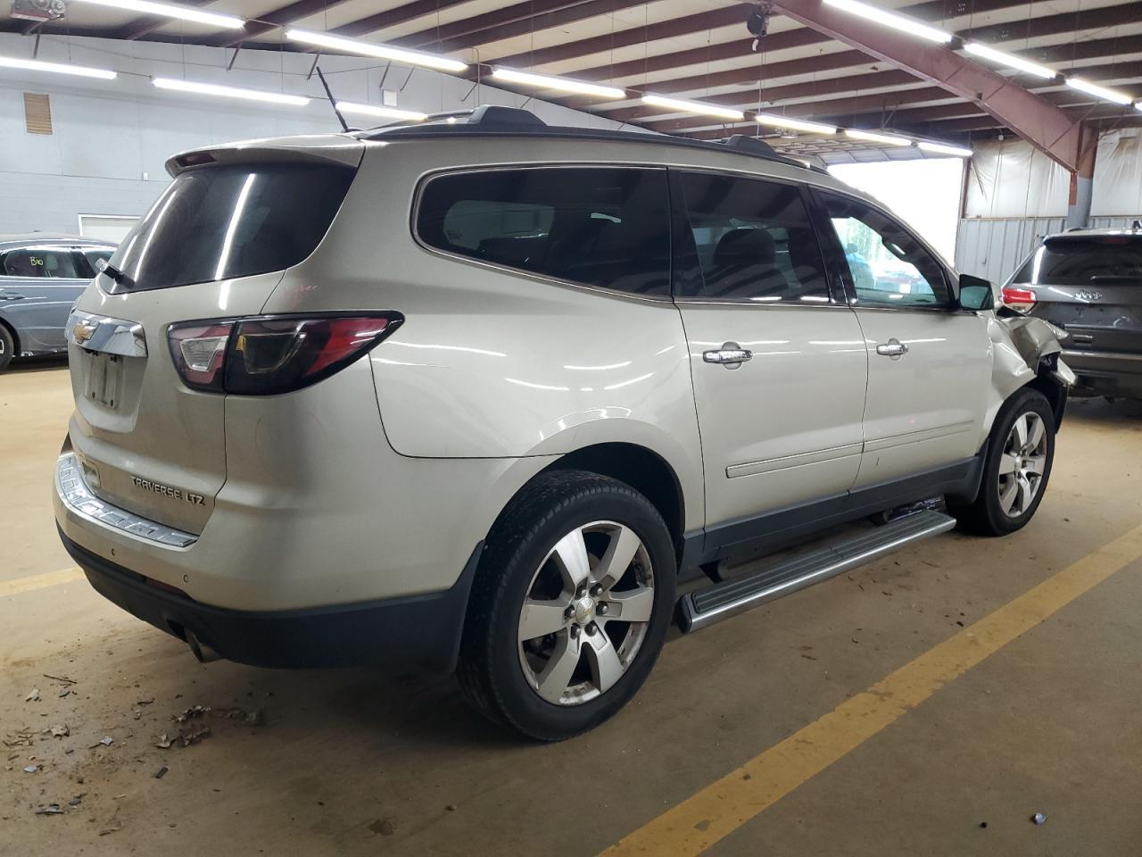 2014 CHEVROLET TRAVERSE L - Фото 3