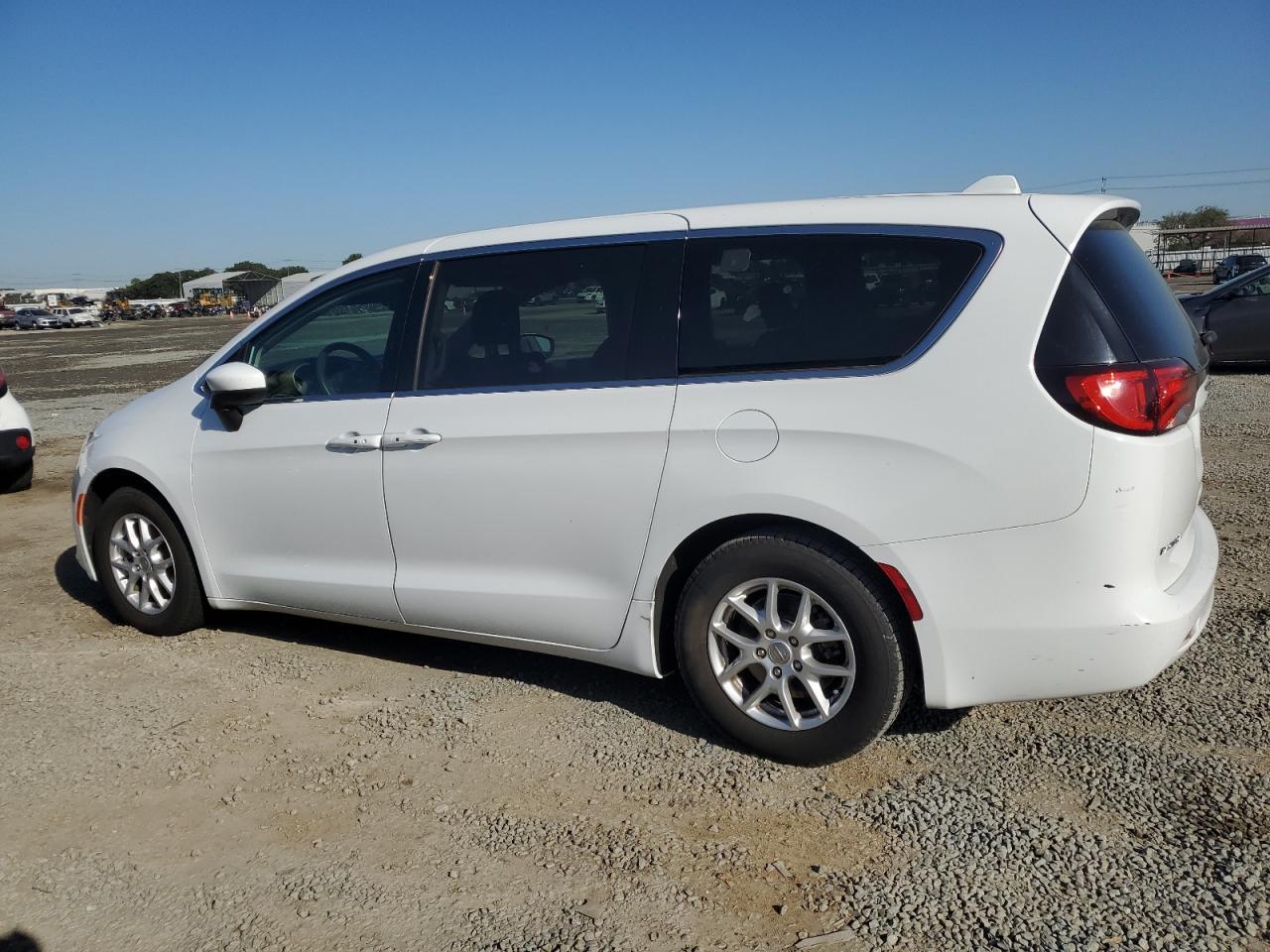 2017 CHRYSLER PACIFICA T - Image 2