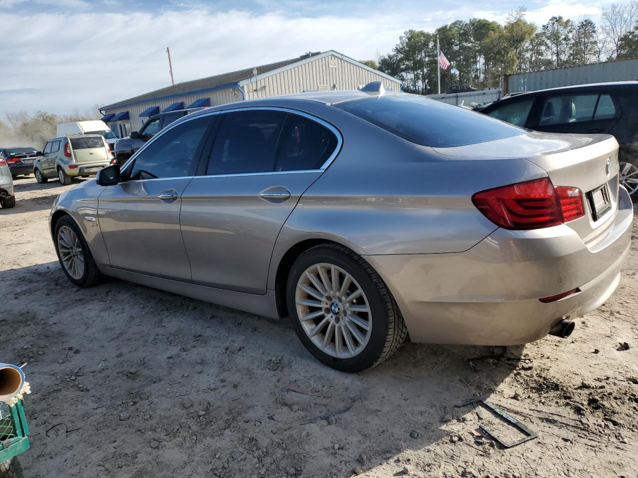 2011 BMW 535 XI - Фото 2