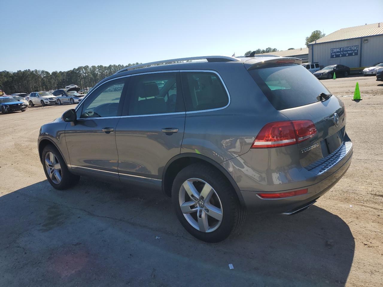 2013 VOLKSWAGEN TOUAREG V6 - Image 2