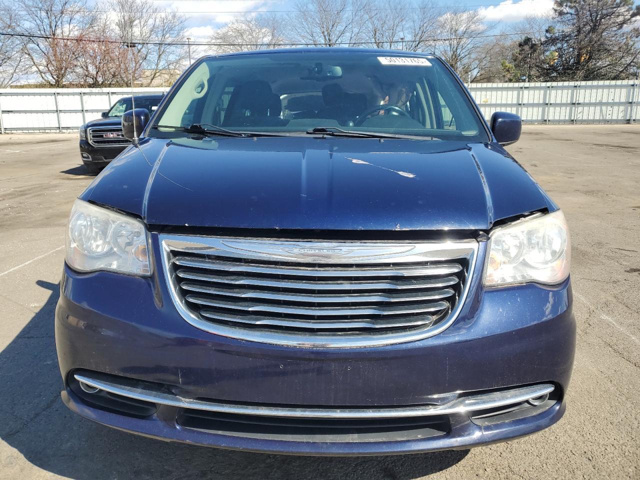 2014 CHRYSLER TOWN & COU - Image 5