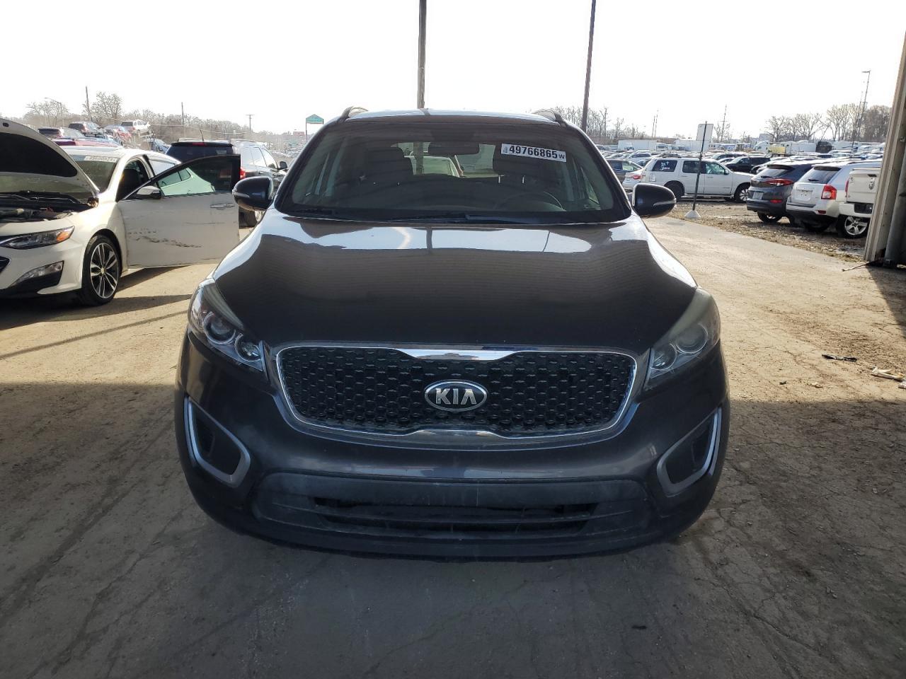 2016 KIA SORENTO LX - Image 5