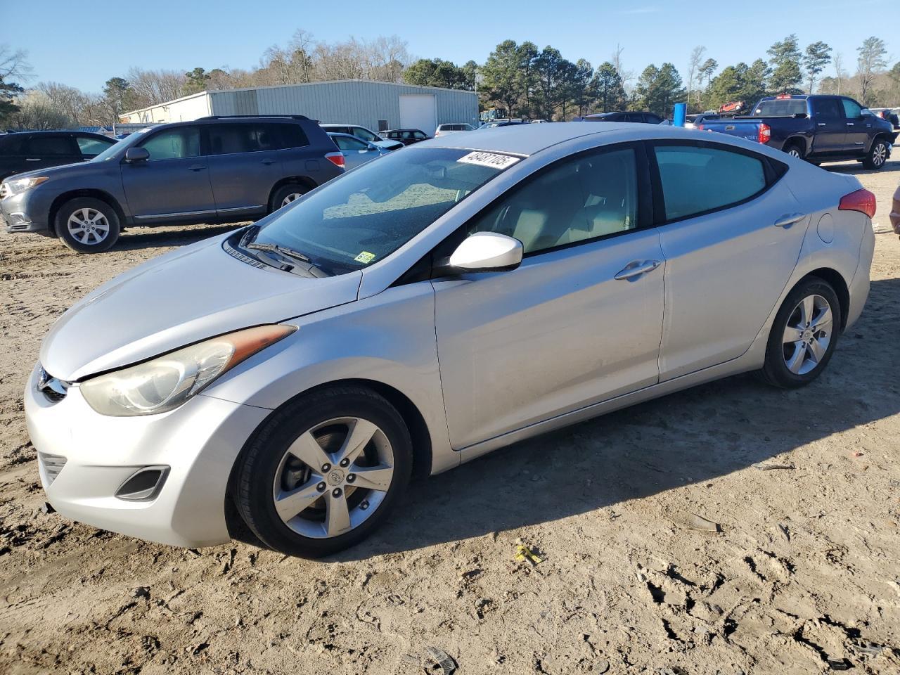 2013 HYUNDAI ELANTRA GL