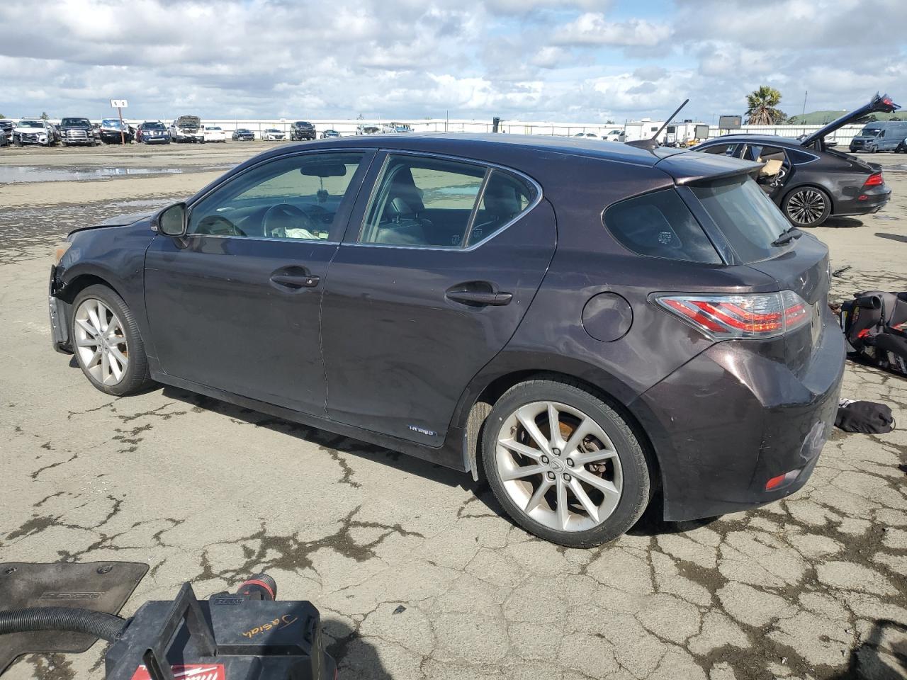 2011 LEXUS CT 200 - Фото 2