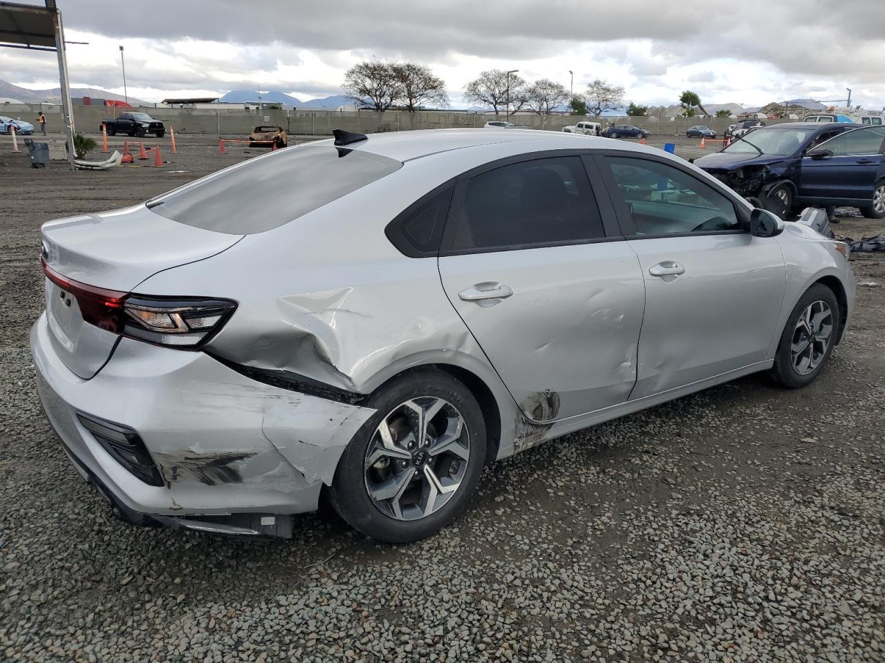 2021 KIA FORTE FE - Image 3