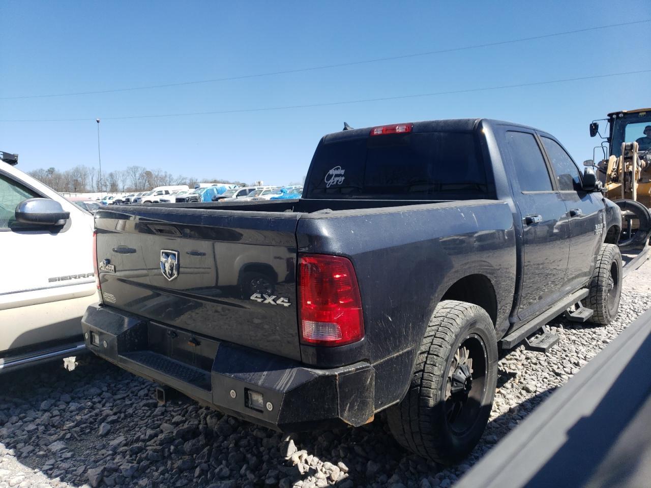 2015 RAM 1500 SLT - Image 3