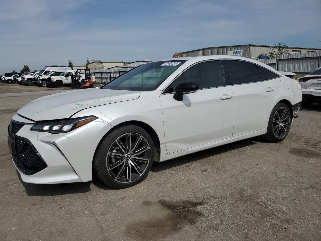 2019 TOYOTA AVALON XLE