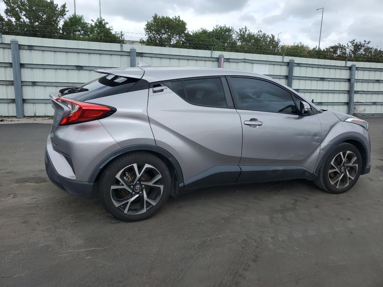 2018 TOYOTA C-HR XLE - Фото 3