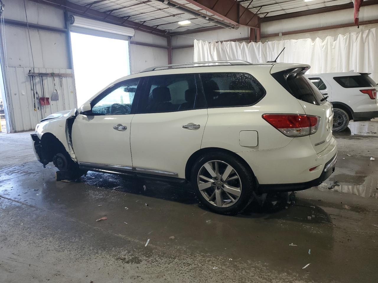 2013 NISSAN PATHFINDER - Фото 2