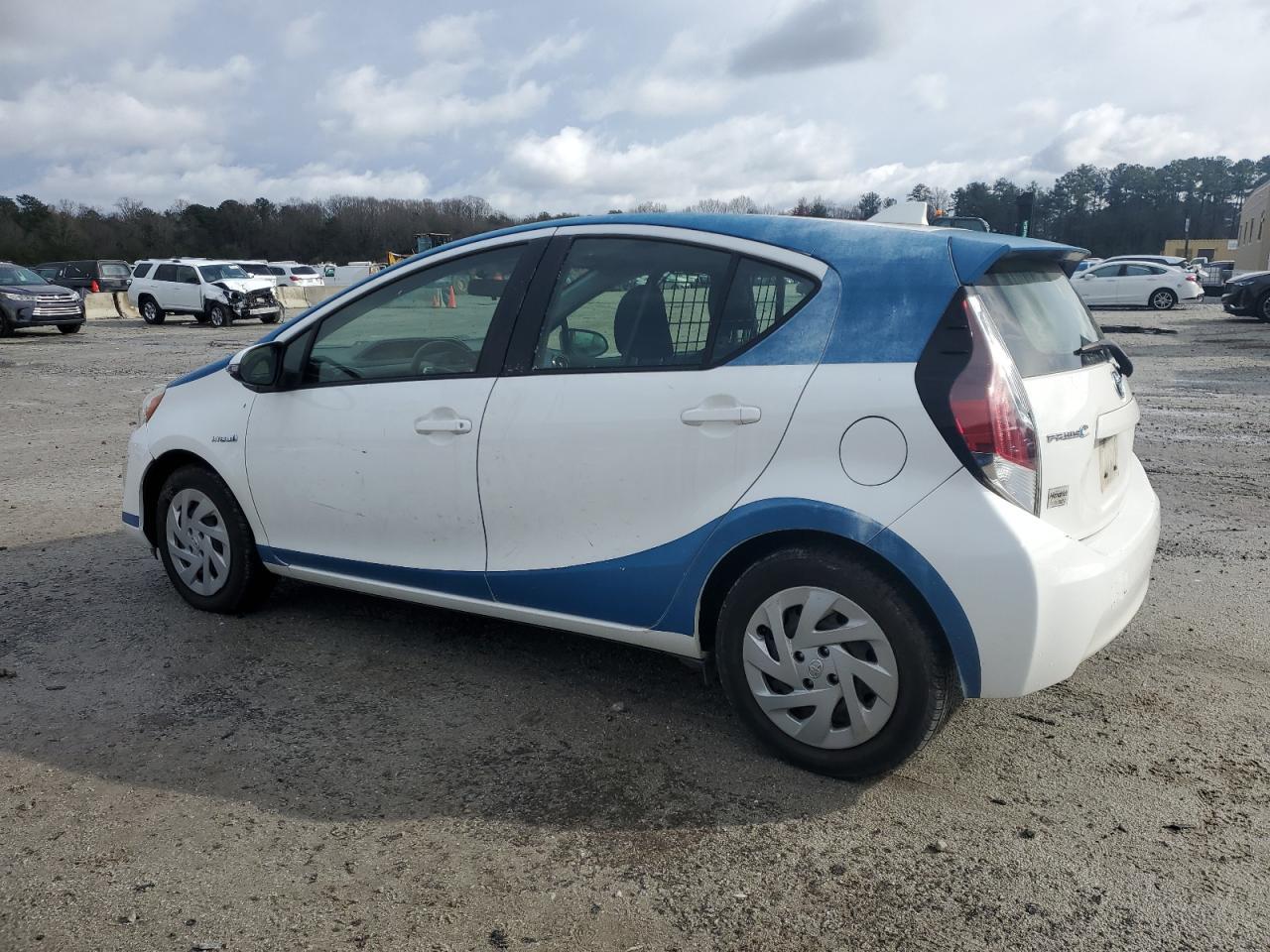 2016 TOYOTA PRIUS C - Фото 2