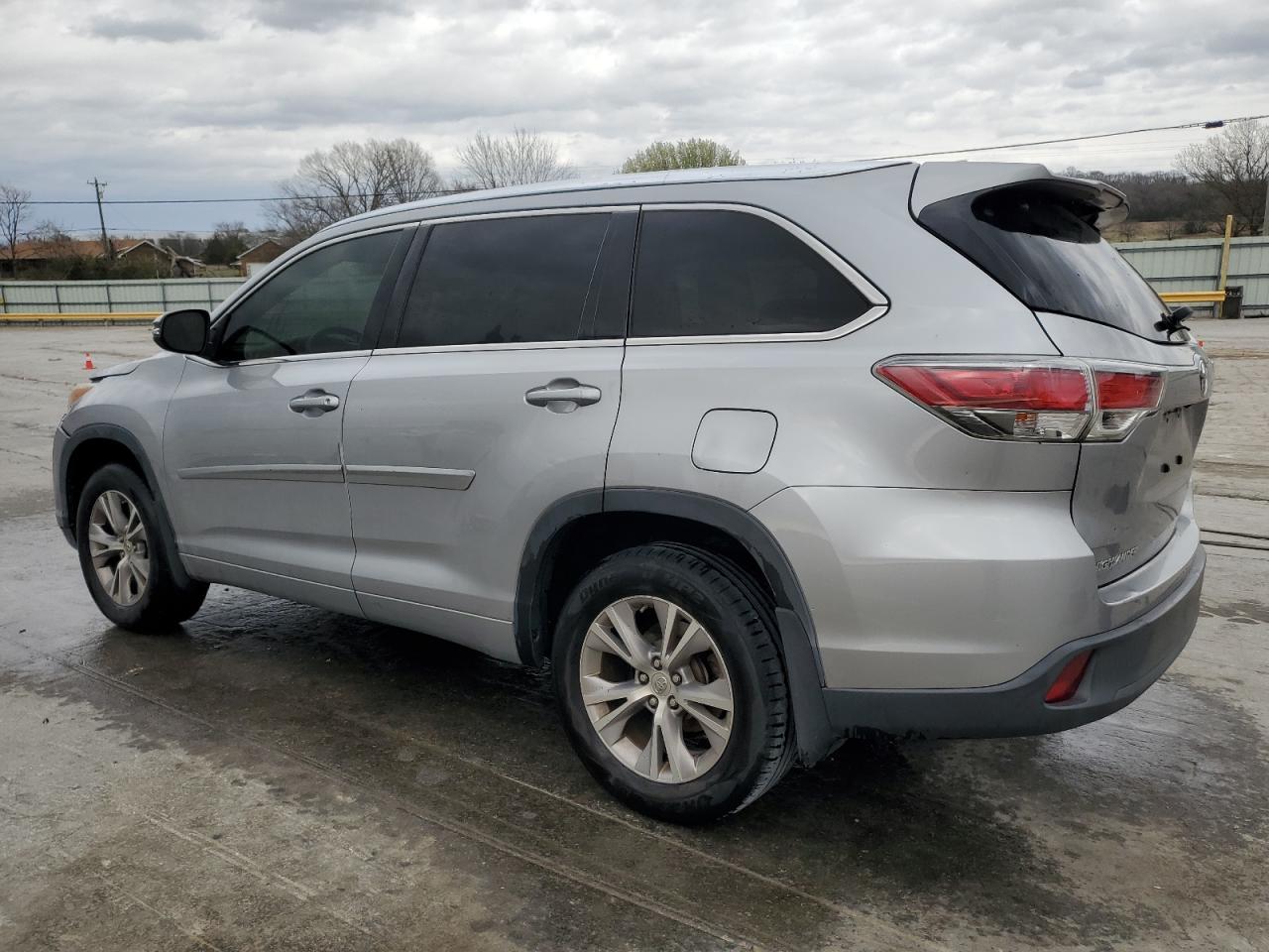 2015 TOYOTA HIGHLANDER - Image 2