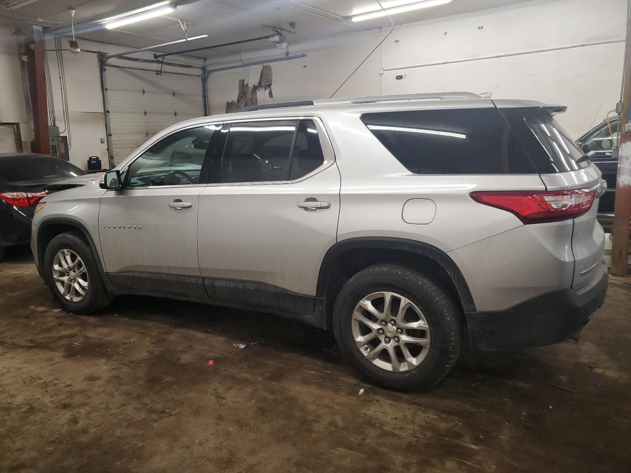 2018 CHEVROLET TRAVERSE L - Image 2