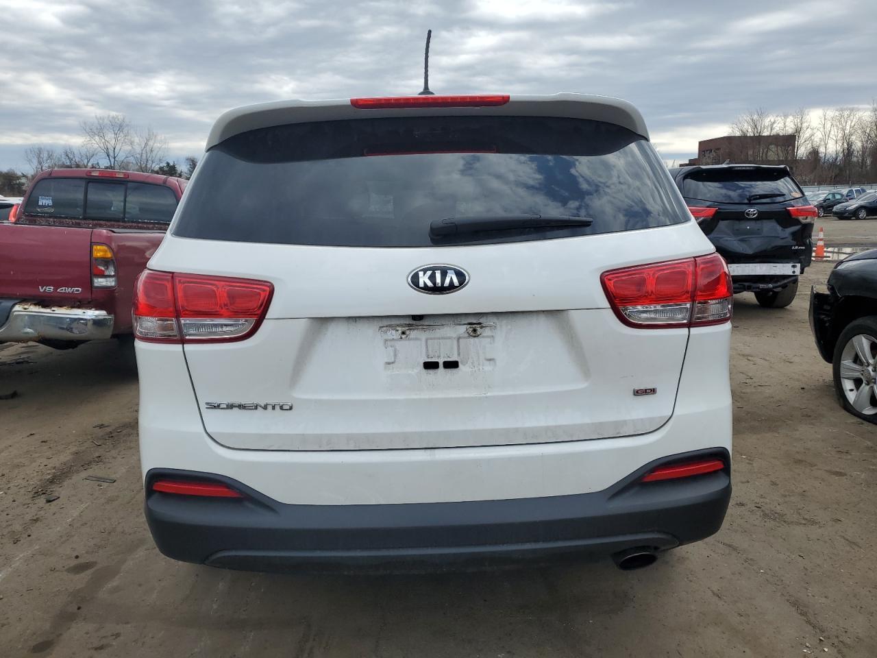 2016 KIA SORENTO LX - Image 6