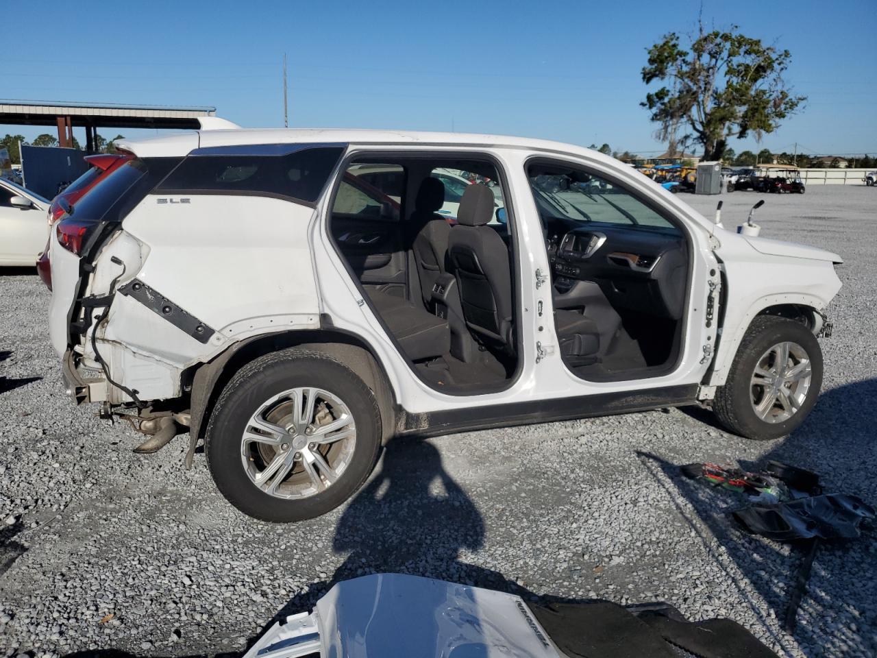 2019 GMC TERRAIN SL - Image 3