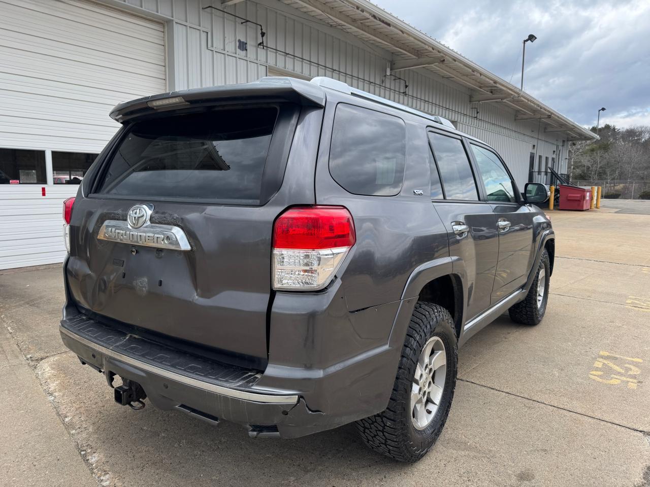 2011 TOYOTA 4RUNNER SR - Image 4