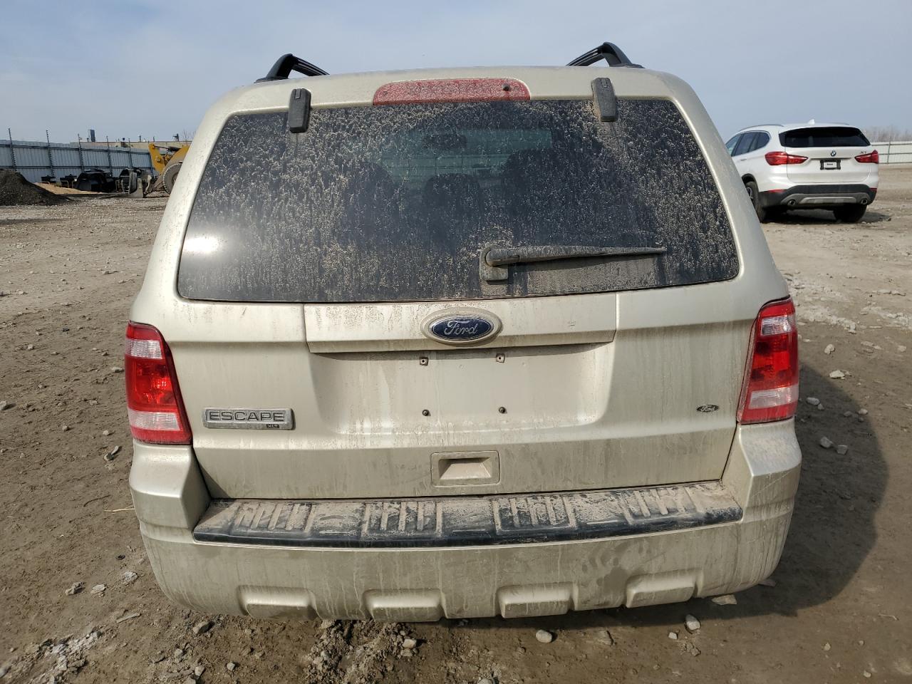 2010 FORD ESCAPE XLT - Image 6